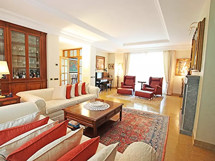 Immagine 21 di Villa in vendita  a Dalmine