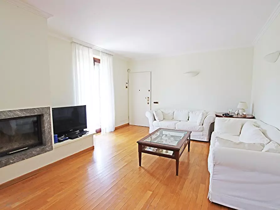 Immagine 37 di Villa in vendita  a Dalmine