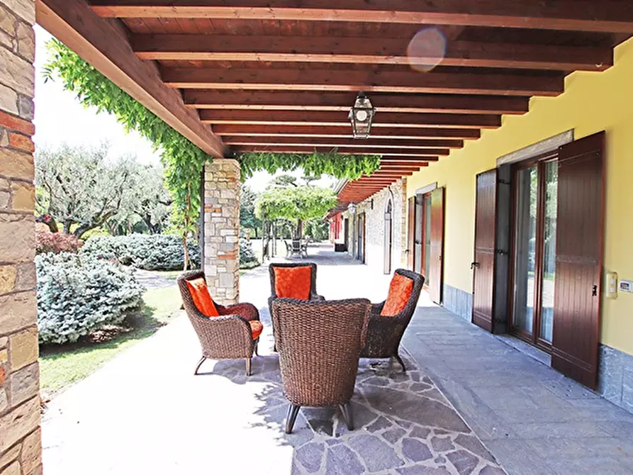 Immagine 38 di Villa in vendita  a Dalmine
