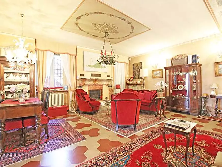 Immagine 21 di Villa in vendita  a Almenno San Bartolomeo