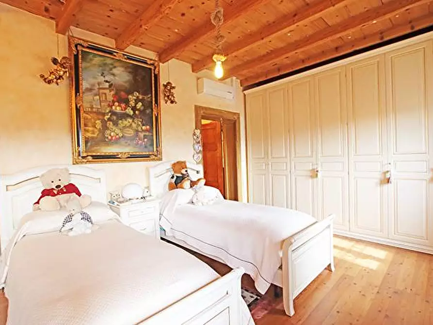 Immagine 27 di Villa in vendita  a Almenno San Bartolomeo