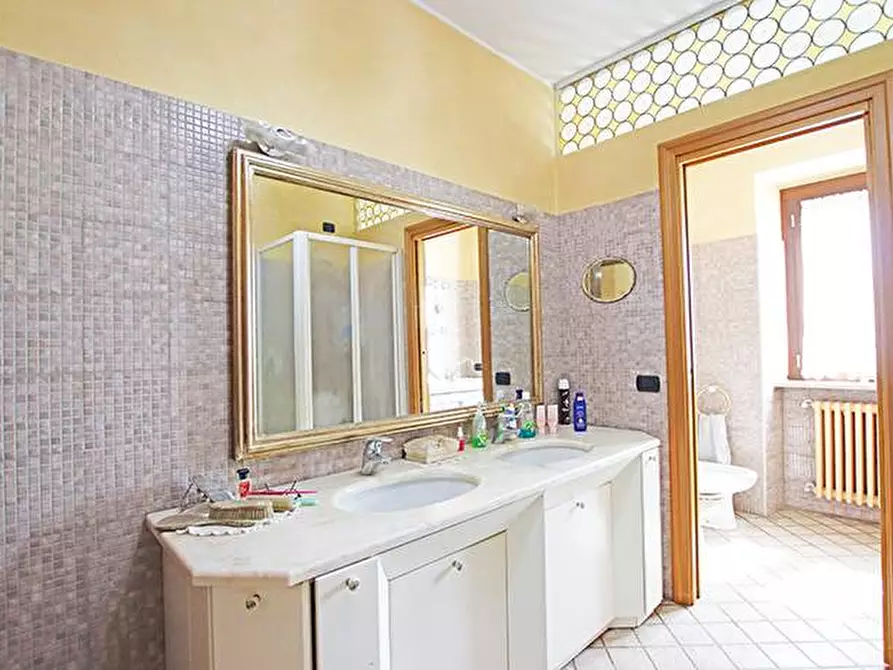 Immagine 32 di Villa in vendita  a Almenno San Bartolomeo