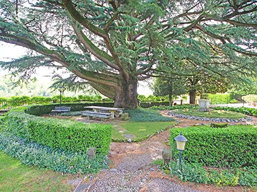 Immagine 11 di Villa in vendita  a Almenno San Bartolomeo