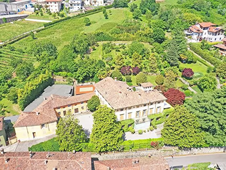 Immagine 4 di Villa in vendita  a Almenno San Bartolomeo