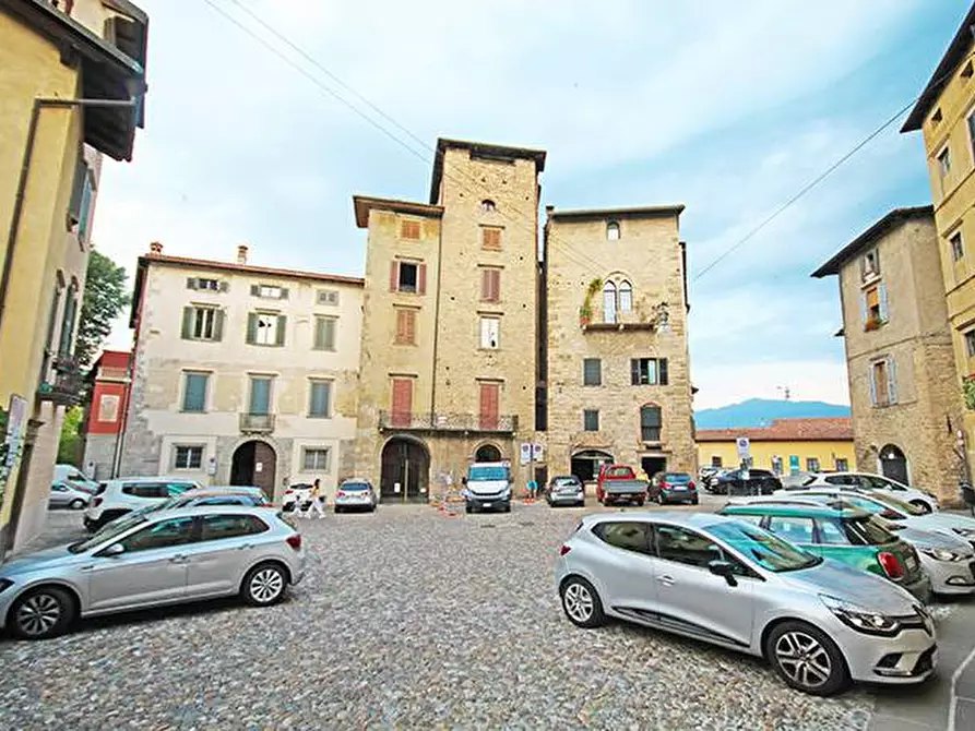 Immagine 5 di Appartamento in vendita  in piazza mercato del fieno a Bergamo