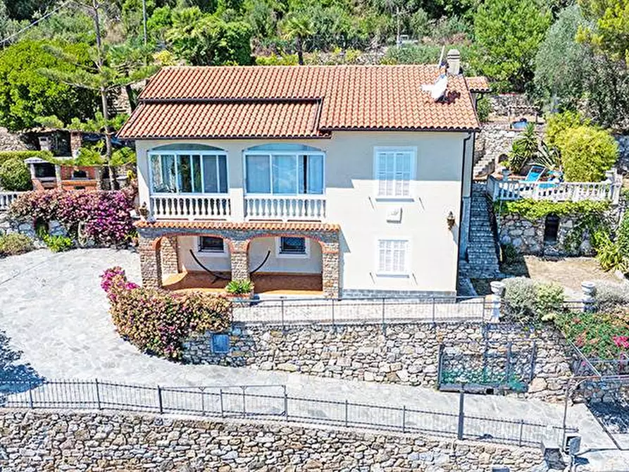 Immagine 4 di Villa in vendita  in via colline a Andora