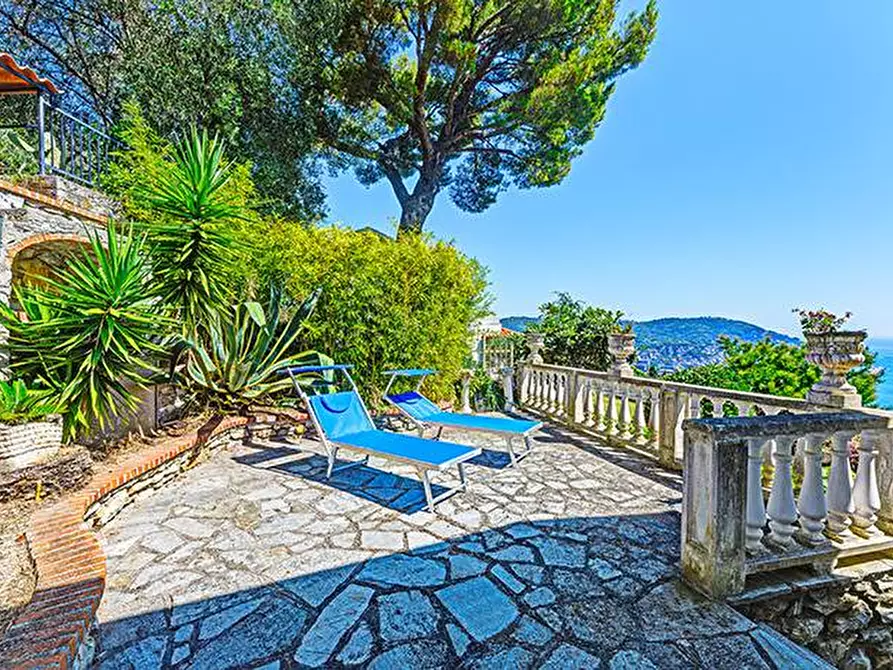 Immagine 5 di Villa in vendita  in via colline a Andora
