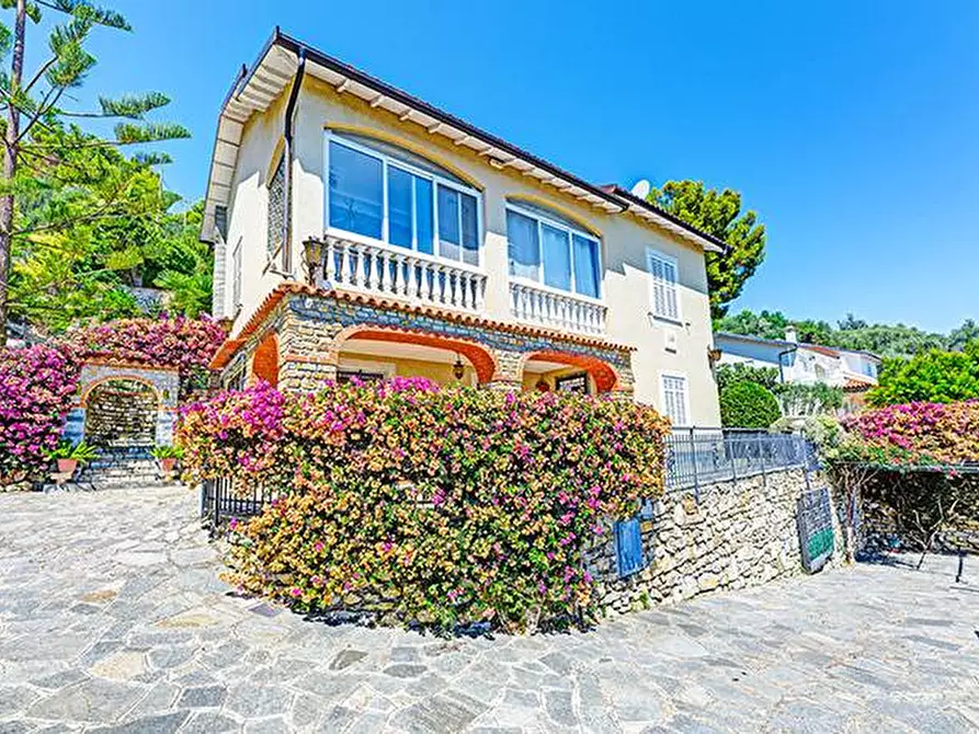Immagine 13 di Villa in vendita  in via colline a Andora