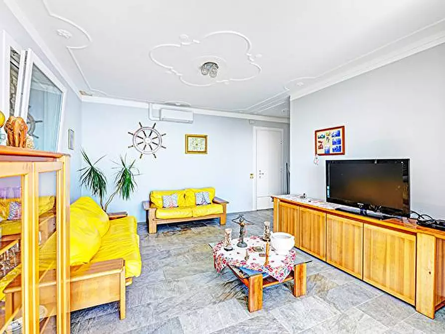 Immagine 15 di Villa in vendita  in via colline a Andora