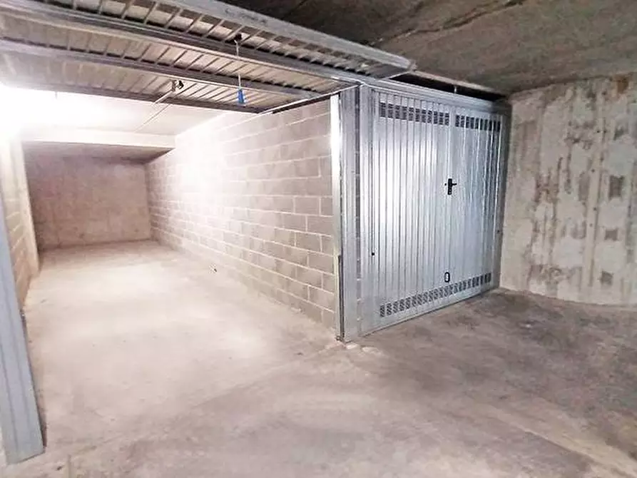 Immagine 6 di Box auto in vendita  in via Corridoni 79 a Bergamo