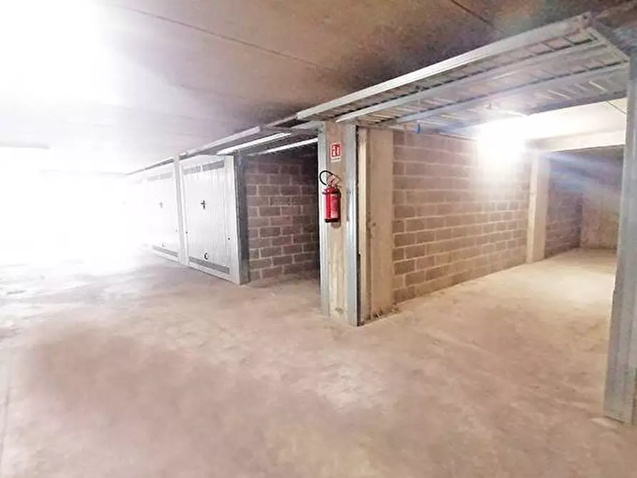 Immagine 9 di Box auto in vendita  in via Corridoni 79 a Bergamo