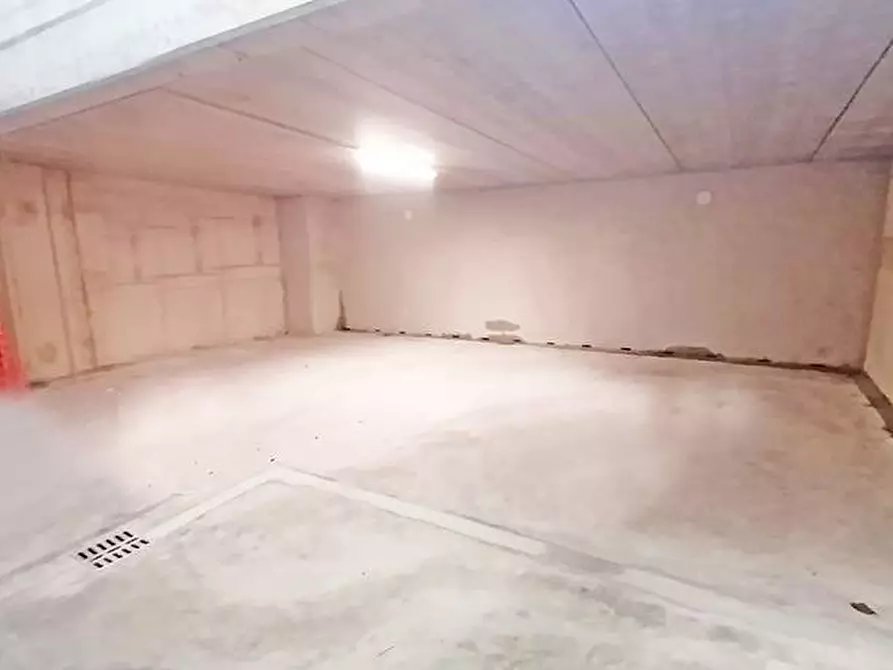 Immagine 14 di Box auto in vendita  in via Corridoni 79 a Bergamo