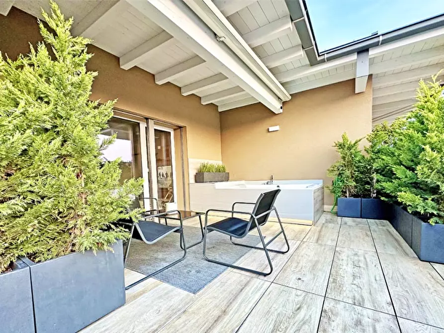 Immagine 2 di Attico in vendita  in via maddalena casulana a Bergamo