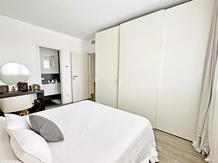 Immagine 13 di Attico in vendita  in via maddalena casulana a Bergamo