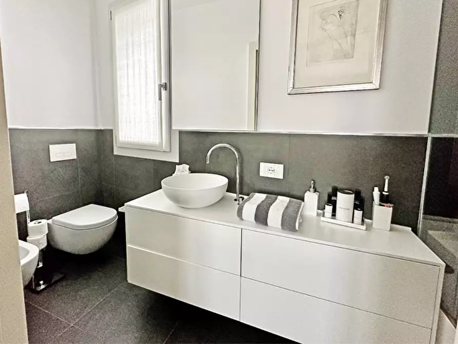 Immagine 15 di Attico in vendita  in via maddalena casulana a Bergamo