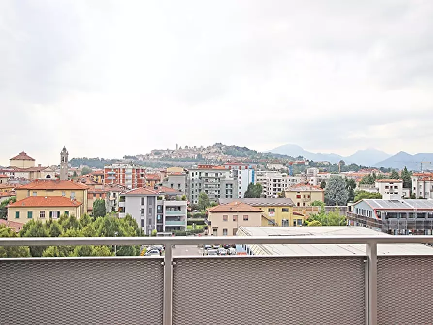 Immagine 3 di Attico in vendita  in via maddalena casulana a Bergamo