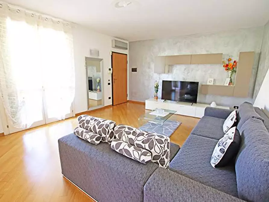 Immagine 1 di Appartamento in vendita  in via locatelli a Calcinate