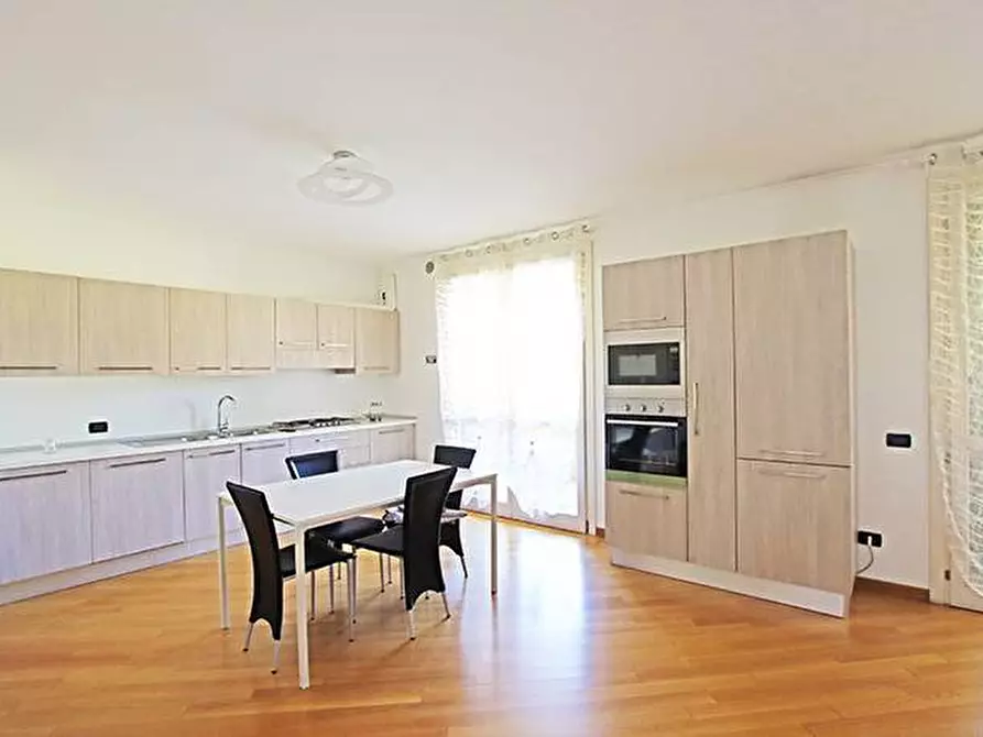 Immagine 4 di Appartamento in vendita  in via locatelli a Calcinate