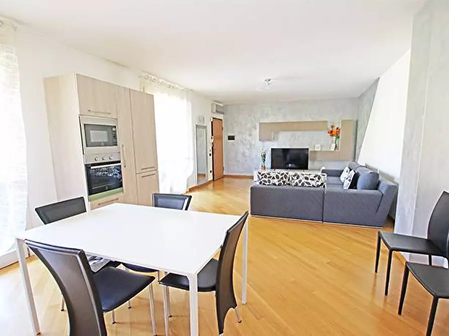 Immagine 5 di Appartamento in vendita  in via locatelli a Calcinate