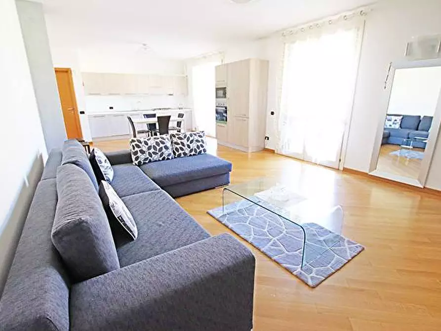 Immagine 7 di Appartamento in vendita  in via locatelli a Calcinate