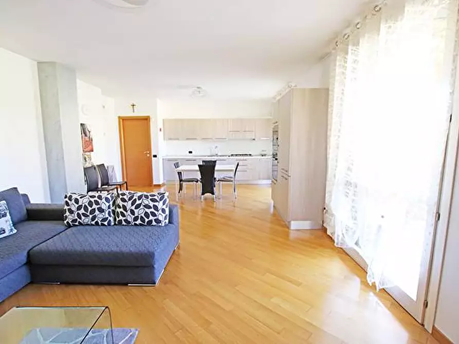 Immagine 8 di Appartamento in vendita  in via locatelli a Calcinate