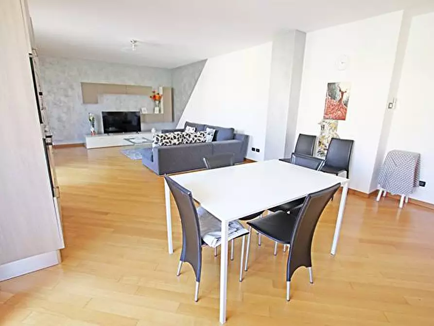 Immagine 9 di Appartamento in vendita  in via locatelli a Calcinate