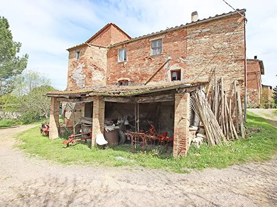 Immagine 29 di Rustico / casale in vendita  in via solferino a Terricciola