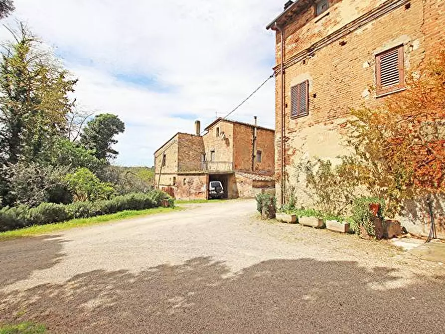 Immagine 34 di Rustico / casale in vendita  in via solferino a Terricciola