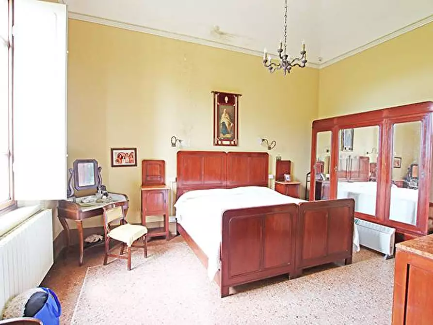 Immagine 21 di Rustico / casale in vendita  in via solferino a Terricciola