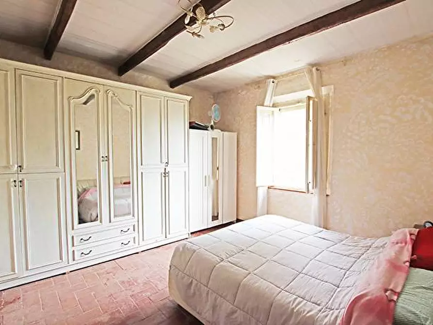 Immagine 37 di Rustico / casale in vendita  in via solferino a Terricciola