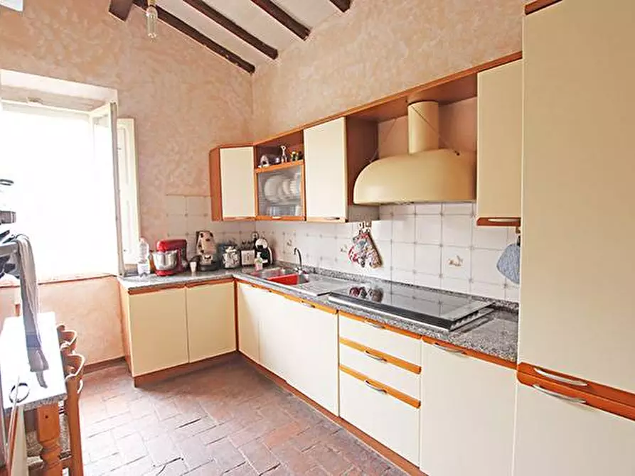 Immagine 38 di Rustico / casale in vendita  in via solferino a Terricciola