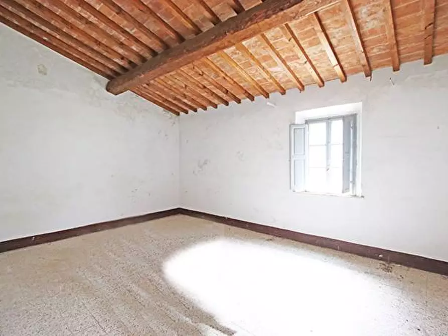 Immagine 39 di Rustico / casale in vendita  in via solferino a Terricciola