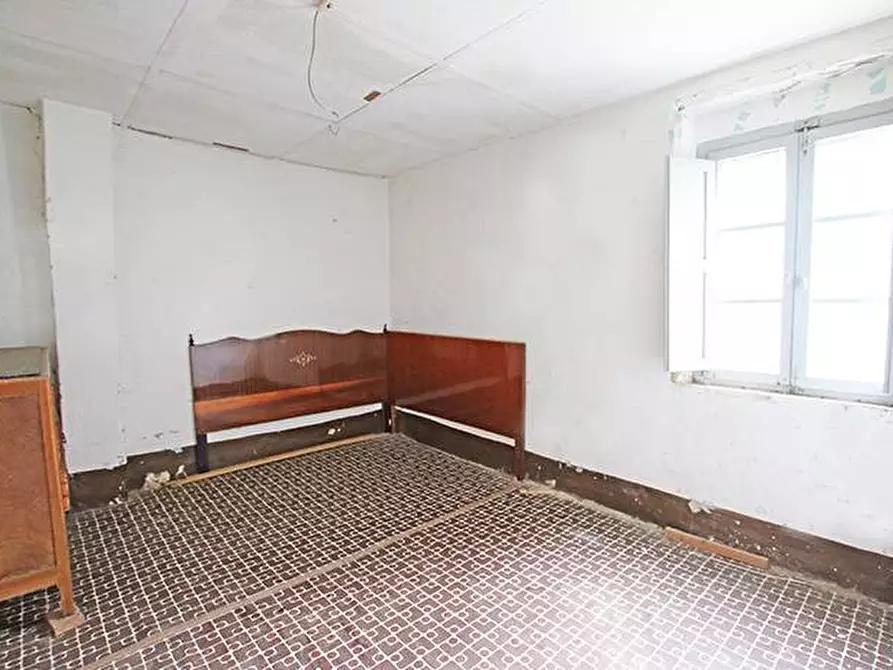 Immagine 41 di Rustico / casale in vendita  in via solferino a Terricciola