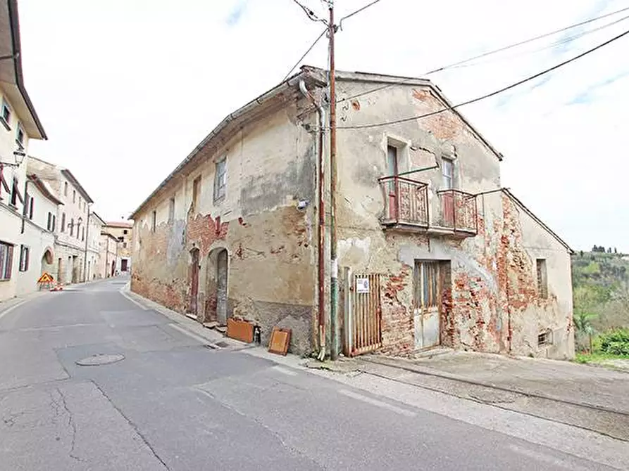 Immagine 46 di Rustico / casale in vendita  in via solferino a Terricciola