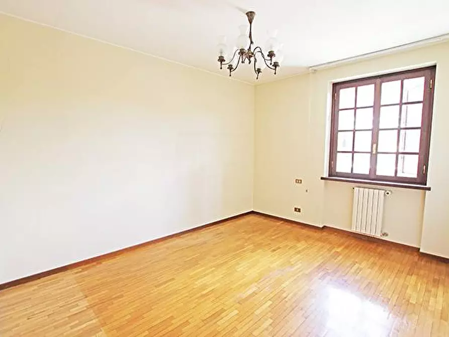 Immagine 21 di Villa in vendita  in via ippolito nievo a Mozzo