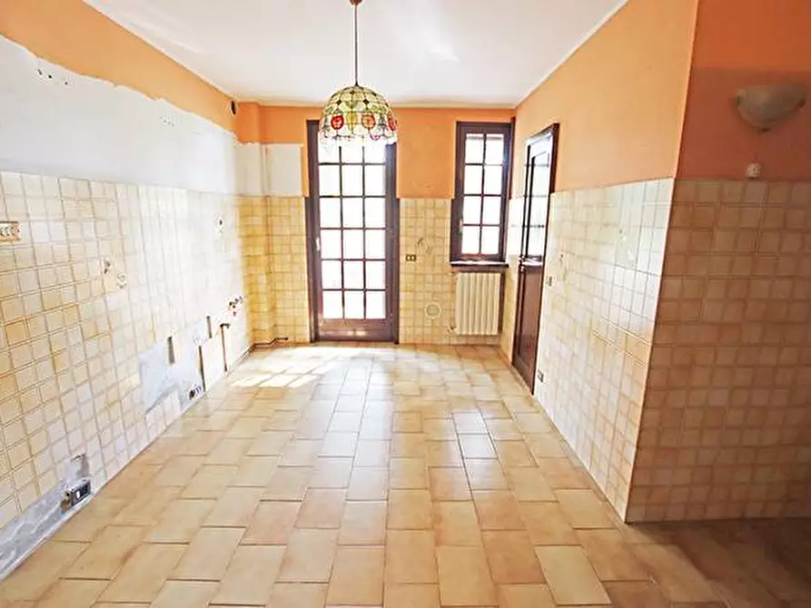 Immagine 36 di Villa in vendita  in via ippolito nievo a Mozzo