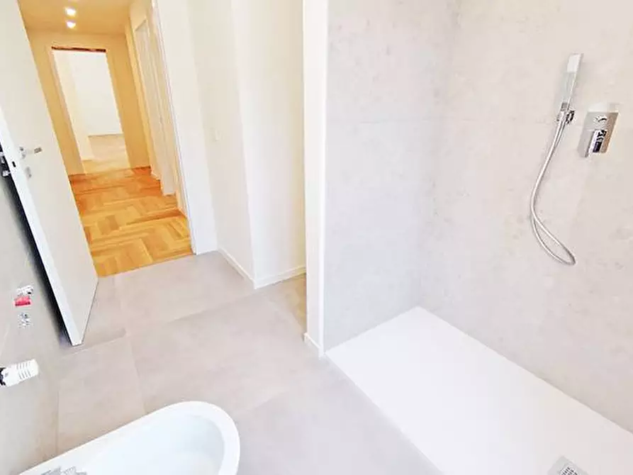 Immagine 15 di Appartamento in vendita  in via matris domini a Bergamo