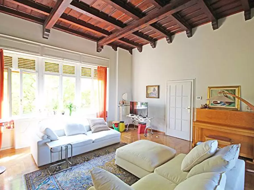 Immagine 11 di Attico in vendita  in via colle dei roccoli a Bergamo