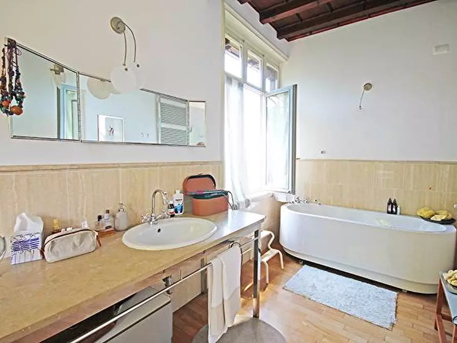 Immagine 19 di Attico in vendita  in via colle dei roccoli a Bergamo