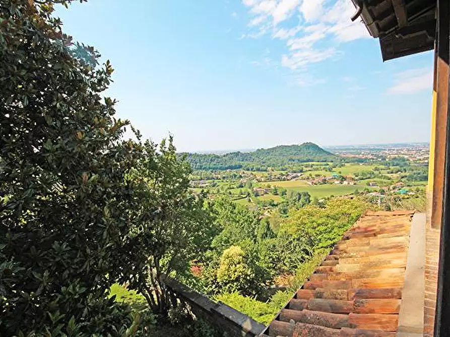 Immagine 7 di Attico in vendita  in via colle dei roccoli a Bergamo