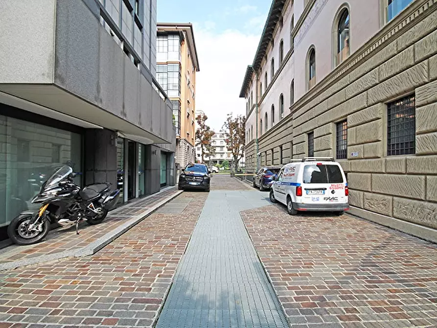 Immagine 4 di Ufficio in affitto  in Viale Vittorio Emanuele Ii a Bergamo