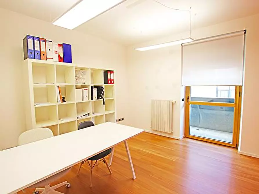 Immagine 14 di Ufficio in affitto  in Viale Vittorio Emanuele Ii a Bergamo