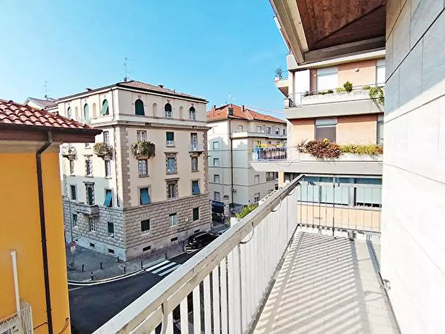 Immagine 1 di Appartamento in vendita  in via gugliemo d'alzano a Bergamo