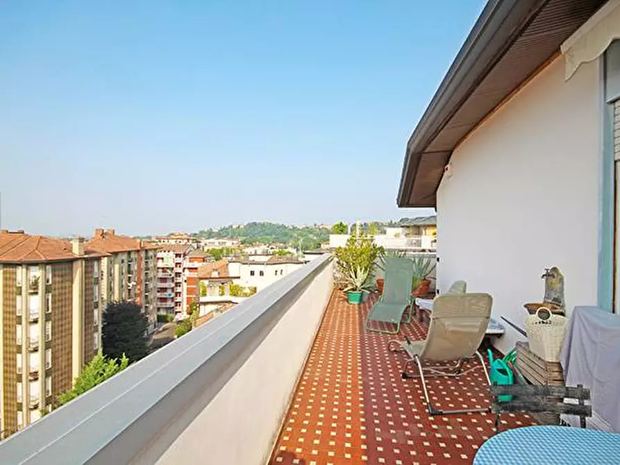 Immagine 2 di Attico in vendita  in via panseri a Bergamo