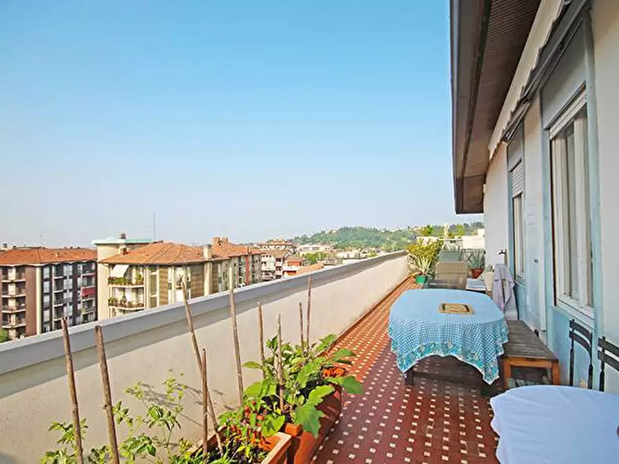 Immagine 3 di Attico in vendita  in via panseri a Bergamo