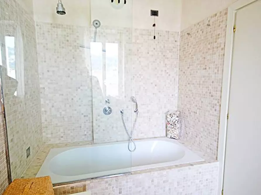 Immagine 21 di Attico in vendita  in via panseri a Bergamo