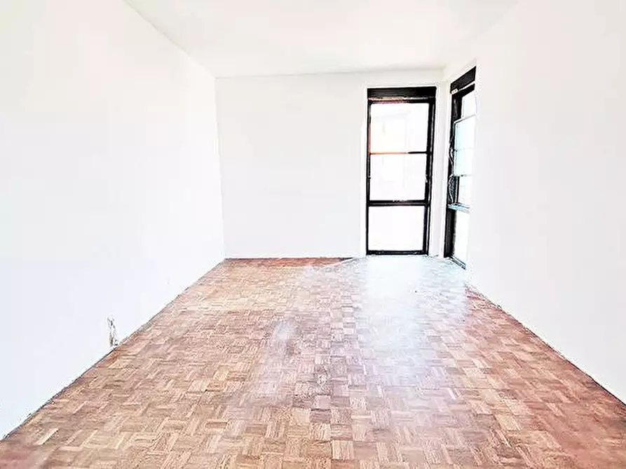 Immagine 8 di Appartamento in vendita  in via mazzini a Bergamo