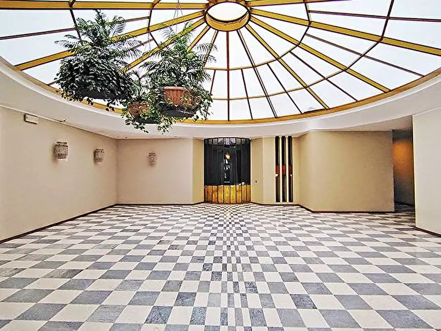 Immagine 15 di Appartamento in vendita  in via mazzini a Bergamo