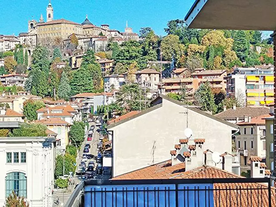 Immagine 2 di Appartamento in vendita  in via nullo a Bergamo