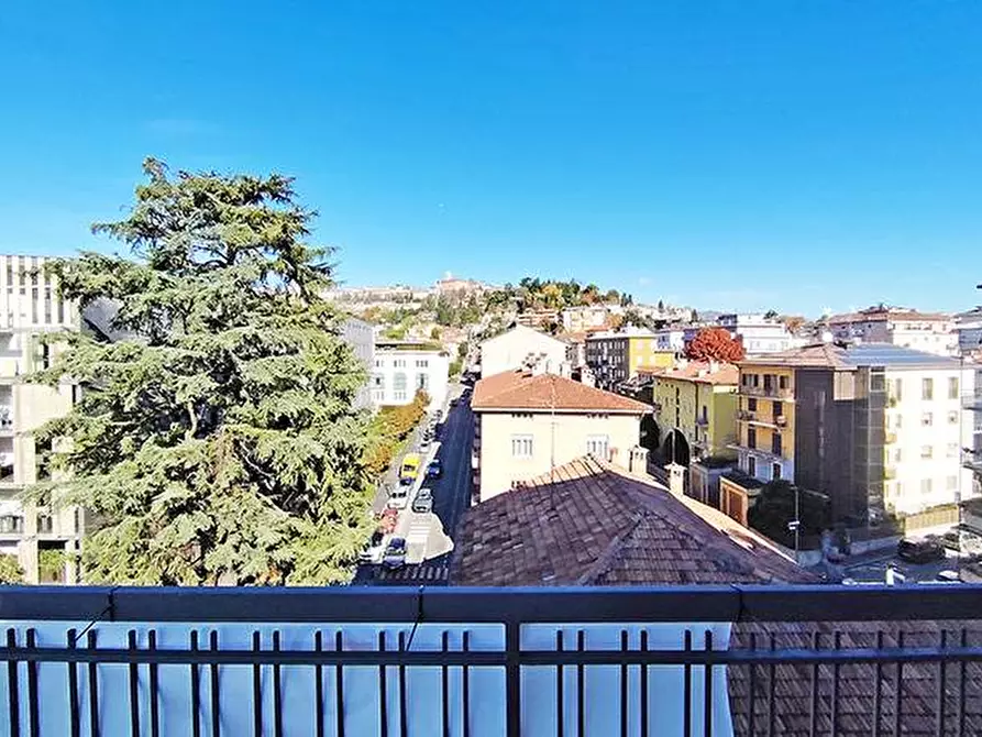 Immagine 7 di Appartamento in vendita  in via nullo a Bergamo